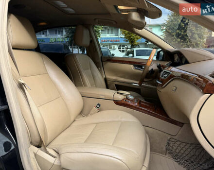 Чорний Мерседес С Клас, об'ємом двигуна 3 л та пробігом 337 тис. км за 19900 $, фото 11 на Automoto.ua