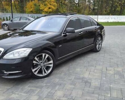 Чорний Мерседес С Клас, об'ємом двигуна 3 л та пробігом 315 тис. км за 18900 $, фото 2 на Automoto.ua