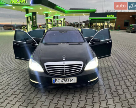 Черный Мерседес С Класс, объемом двигателя 5.5 л и пробегом 229 тыс. км за 16666 $, фото 42 на Automoto.ua