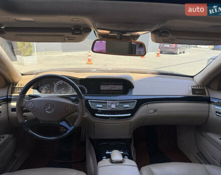 Черный Мерседес С Класс, объемом двигателя 4.7 л и пробегом 246 тыс. км за 19500 $, фото 7 на Automoto.ua