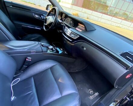 Чорний Мерседес С Клас, об'ємом двигуна 3 л та пробігом 280 тис. км за 13500 $, фото 8 на Automoto.ua