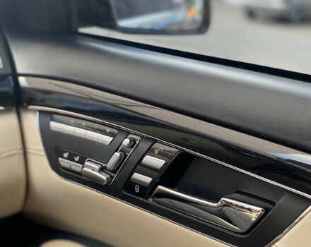 Черный Мерседес С Класс, объемом двигателя 5.46 л и пробегом 345 тыс. км за 16300 $, фото 32 на Automoto.ua