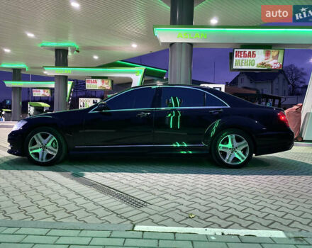 Черный Мерседес С Класс, объемом двигателя 5.5 л и пробегом 229 тыс. км за 16666 $, фото 65 на Automoto.ua