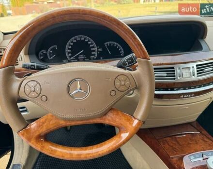 Черный Мерседес С Класс, объемом двигателя 4.6 л и пробегом 560 тыс. км за 15000 $, фото 5 на Automoto.ua