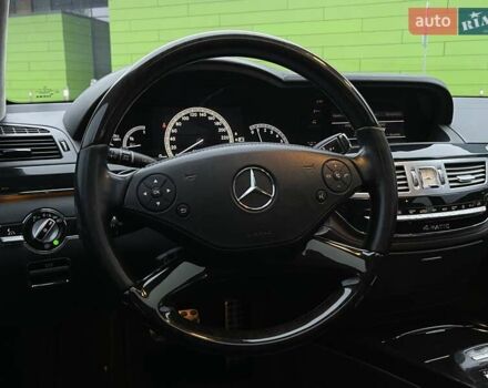 Чорний Мерседес С Клас, об'ємом двигуна 4.66 л та пробігом 227 тис. км за 16500 $, фото 27 на Automoto.ua