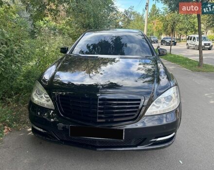 Чорний Мерседес С Клас, об'ємом двигуна 4.7 л та пробігом 261 тис. км за 17999 $, фото 1 на Automoto.ua