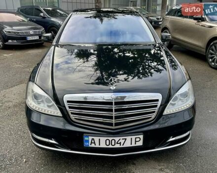 Чорний Мерседес С Клас, об'ємом двигуна 5.51 л та пробігом 98 тис. км за 25500 $, фото 2 на Automoto.ua