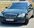 Черный Мерседес С Класс, объемом двигателя 5.5 л и пробегом 253 тыс. км за 14000 $, фото 1 на Automoto.ua