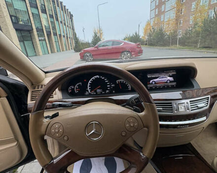 Черный Мерседес С Класс, объемом двигателя 5.5 л и пробегом 150 тыс. км за 17999 $, фото 49 на Automoto.ua