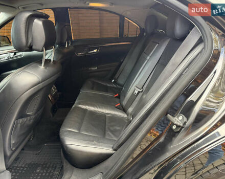 Черный Мерседес С Класс, объемом двигателя 4.66 л и пробегом 180 тыс. км за 15250 $, фото 11 на Automoto.ua