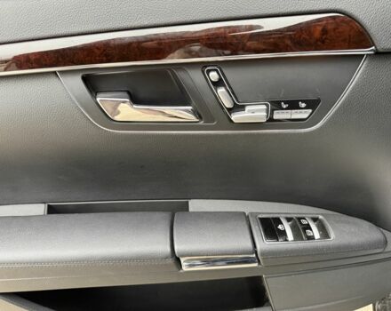 Черный Мерседес С Класс, объемом двигателя 4.7 л и пробегом 158 тыс. км за 12500 $, фото 20 на Automoto.ua