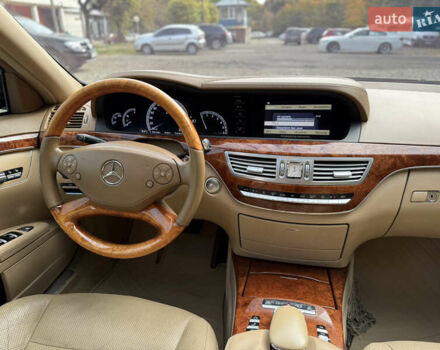Чорний Мерседес С Клас, об'ємом двигуна 3 л та пробігом 337 тис. км за 19900 $, фото 45 на Automoto.ua