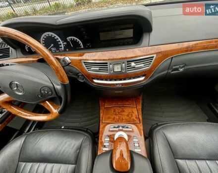 Чорний Мерседес С Клас, об'ємом двигуна 5.51 л та пробігом 98 тис. км за 25500 $, фото 21 на Automoto.ua