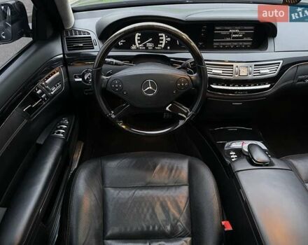 Чорний Мерседес С Клас, об'ємом двигуна 4.66 л та пробігом 227 тис. км за 16500 $, фото 25 на Automoto.ua