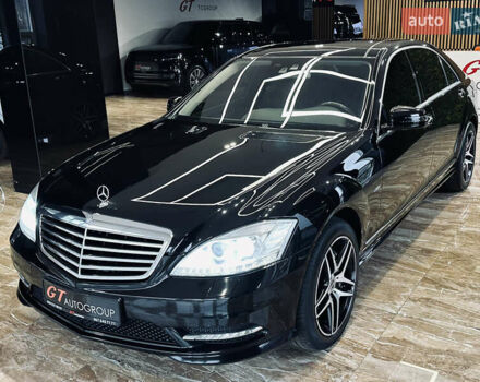 Черный Мерседес С Класс, объемом двигателя 4.7 л и пробегом 175 тыс. км за 24900 $, фото 17 на Automoto.ua