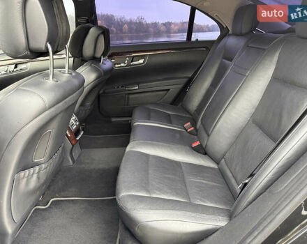 Черный Мерседес С Класс, объемом двигателя 4.66 л и пробегом 158 тыс. км за 12500 $, фото 19 на Automoto.ua