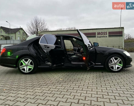 Черный Мерседес С Класс, объемом двигателя 5.5 л и пробегом 229 тыс. км за 16666 $, фото 41 на Automoto.ua