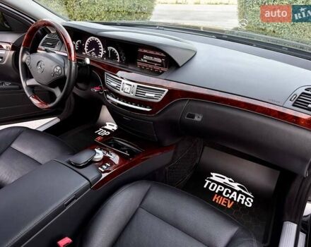 Чорний Мерседес С Клас, об'ємом двигуна 3 л та пробігом 211 тис. км за 23400 $, фото 49 на Automoto.ua