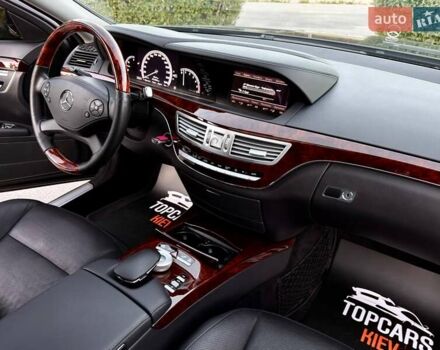 Чорний Мерседес С Клас, об'ємом двигуна 3 л та пробігом 211 тис. км за 23400 $, фото 50 на Automoto.ua