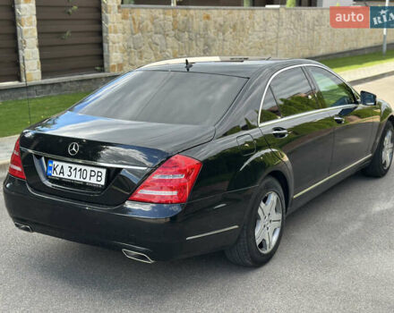 Черный Мерседес С Класс, объемом двигателя 4 л и пробегом 214 тыс. км за 45000 $, фото 9 на Automoto.ua