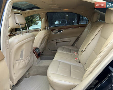 Чорний Мерседес С Клас, об'ємом двигуна 3 л та пробігом 337 тис. км за 19900 $, фото 32 на Automoto.ua