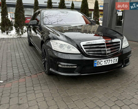 Черный Мерседес С Класс, объемом двигателя 4.7 л и пробегом 175 тыс. км за 15000 $, фото 1 на Automoto.ua