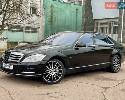 Мерседес С Клас 2011 у Києві на Automoto.ua Чорний Мерседес С Клас, об'ємом двигуна 4.66 л та пробігом 290 тис. км за 11995 $, фото 1 на Automoto.ua