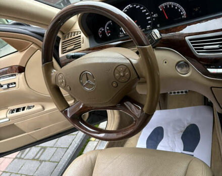 Черный Мерседес С Класс, объемом двигателя 5.5 л и пробегом 150 тыс. км за 17999 $, фото 72 на Automoto.ua