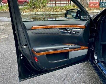 Чорний Мерседес С Клас, об'ємом двигуна 5.51 л та пробігом 98 тис. км за 25500 $, фото 11 на Automoto.ua