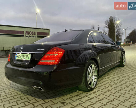 Черный Мерседес С Класс, объемом двигателя 5.5 л и пробегом 229 тыс. км за 16666 $, фото 60 на Automoto.ua