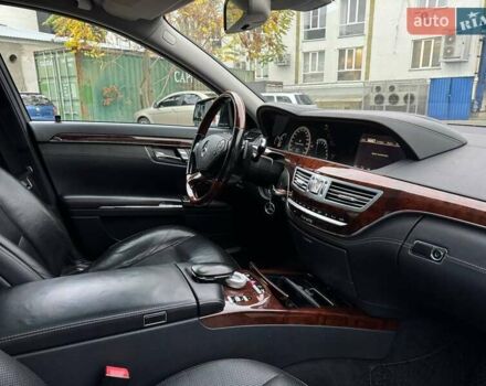 Черный Мерседес С Класс, объемом двигателя 4.7 л и пробегом 170 тыс. км за 13900 $, фото 15 на Automoto.ua