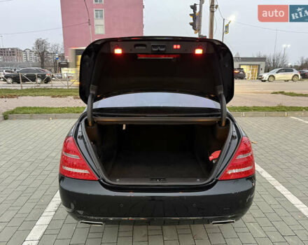 Черный Мерседес С Класс, объемом двигателя 4.7 л и пробегом 218 тыс. км за 14999 $, фото 19 на Automoto.ua