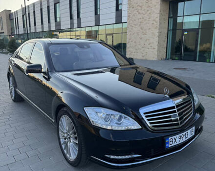 Черный Мерседес С Класс, объемом двигателя 4.7 л и пробегом 208 тыс. км за 23000 $, фото 1 на Automoto.ua