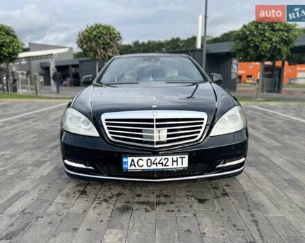 Черный Мерседес С Класс, объемом двигателя 3 л и пробегом 285 тыс. км за 15500 $, фото 3 на Automoto.ua