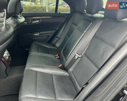 Чорний Мерседес С Клас, об'ємом двигуна 2.99 л та пробігом 258 тис. км за 18000 $, фото 34 на Automoto.ua