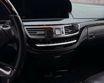 Черный Мерседес С Класс, объемом двигателя 4.66 л и пробегом 313 тыс. км за 15000 $, фото 15 на Automoto.ua