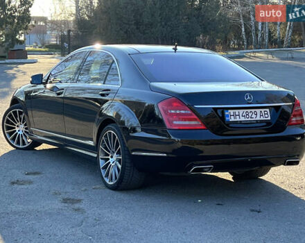 Чорний Мерседес С Клас, об'ємом двигуна 4.7 л та пробігом 257 тис. км за 12700 $, фото 5 на Automoto.ua