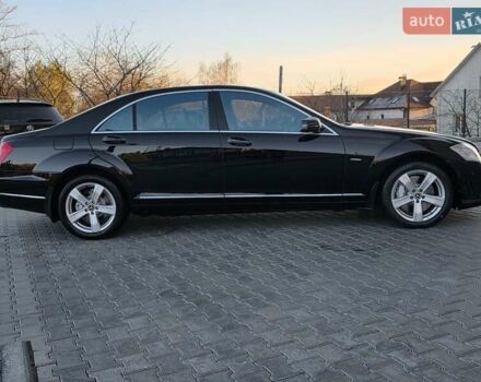 Черный Мерседес С Класс, объемом двигателя 4.7 л и пробегом 218 тыс. км за 17999 $, фото 18 на Automoto.ua