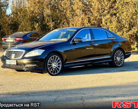 Черный Мерседес С Класс, объемом двигателя 4.7 л и пробегом 255 тыс. км за 16200 $, фото 1 на Automoto.ua