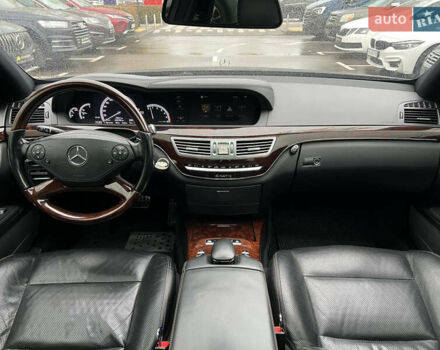 Чорний Мерседес С Клас, об'ємом двигуна 2.99 л та пробігом 258 тис. км за 18000 $, фото 37 на Automoto.ua
