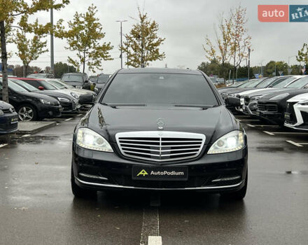 Чорний Мерседес С Клас, об'ємом двигуна 2.99 л та пробігом 258 тис. км за 18000 $, фото 4 на Automoto.ua