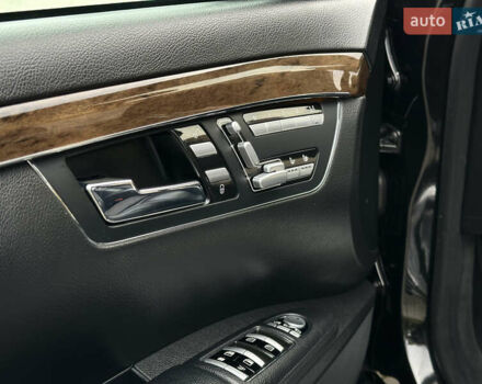 Черный Мерседес С Класс, объемом двигателя 2.99 л и пробегом 320 тыс. км за 21500 $, фото 30 на Automoto.ua