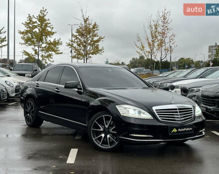 Чорний Мерседес С Клас, об'ємом двигуна 2.99 л та пробігом 258 тис. км за 18000 $, фото 3 на Automoto.ua