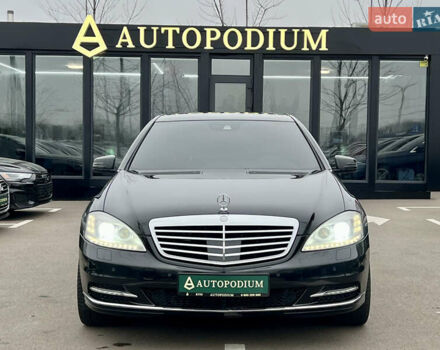 Черный Мерседес С Класс, объемом двигателя 3 л и пробегом 258 тыс. км за 17400 $, фото 5 на Automoto.ua
