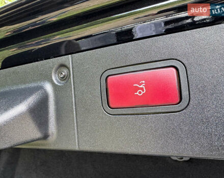 Чорний Мерседес С Клас, об'ємом двигуна 5.51 л та пробігом 56 тис. км за 89900 $, фото 34 на Automoto.ua