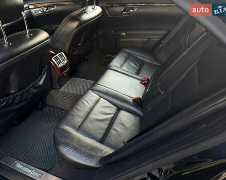 Чорний Мерседес С Клас, об'ємом двигуна 4.66 л та пробігом 221 тис. км за 15900 $, фото 25 на Automoto.ua