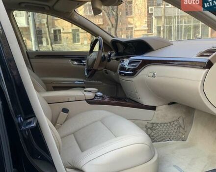 Черный Мерседес С Класс, объемом двигателя 4.7 л и пробегом 195 тыс. км за 18900 $, фото 15 на Automoto.ua