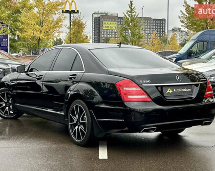 Чорний Мерседес С Клас, об'ємом двигуна 2.99 л та пробігом 258 тис. км за 18000 $, фото 9 на Automoto.ua
