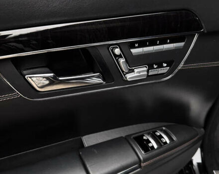 Черный Мерседес С Класс, объемом двигателя 4.66 л и пробегом 313 тыс. км за 15000 $, фото 11 на Automoto.ua