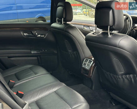 Черный Мерседес С Класс, объемом двигателя 2.99 л и пробегом 320 тыс. км за 21500 $, фото 26 на Automoto.ua